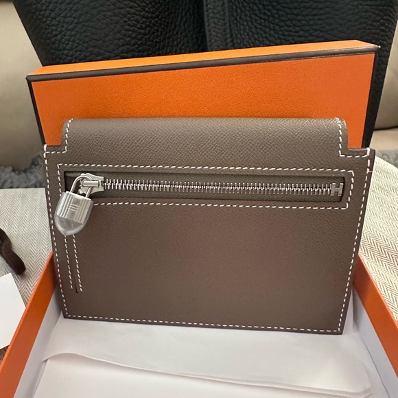 ❗️SOLD❗️BNWT HERMÈS KELLY POCKET COMPACT - Picture 2 of 6